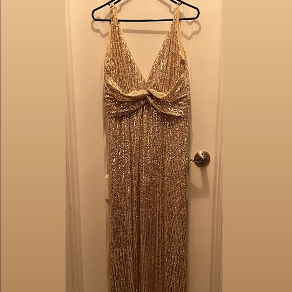 LUXXEL FULL LENGTH FORMAL DRESS, size large. Great condition used once. - Picture 3 of 7